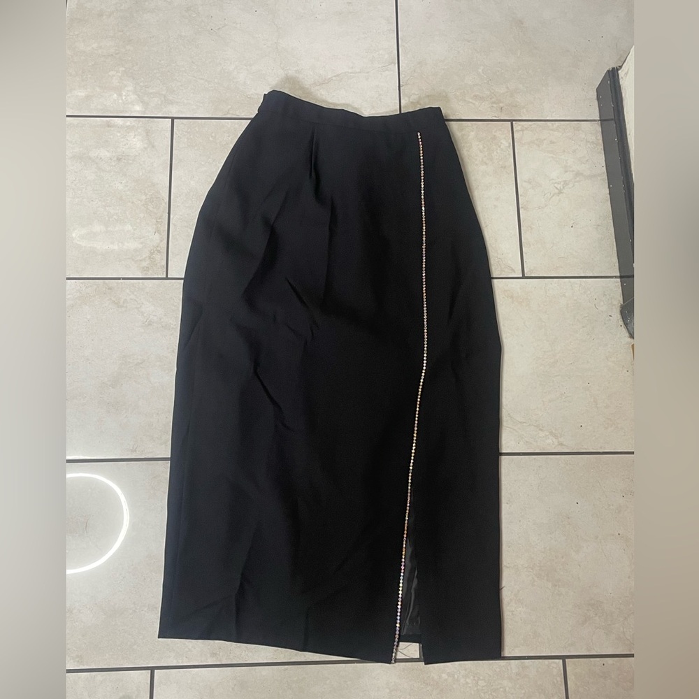 Classic Black Bottoms - 34.25” Length x 20” Width